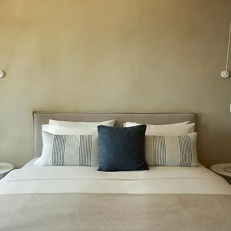 Hotel Parocks Luxury & Ampelas