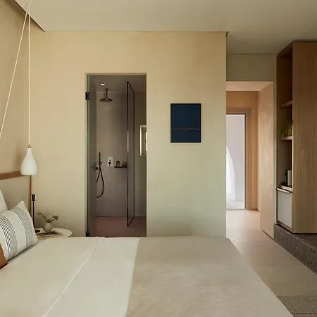Hotel Parocks Luxury & Ampelas