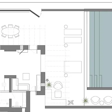 Parocks Luxury & أمبيلاس