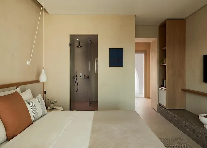 Hotel Parocks Luxury & Ampelas