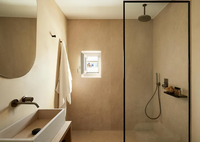 Hotel Parocks Luxury & Ampelas