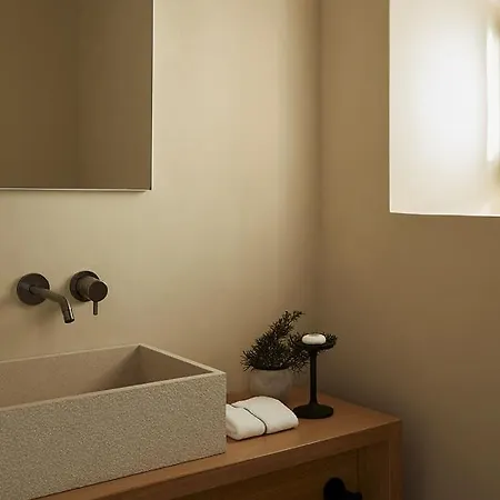 Otel Parocks Luxury & Ambelas