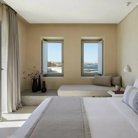 Parocks Luxury & Ambelas