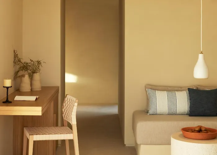 Parocks Luxury & Ambelas